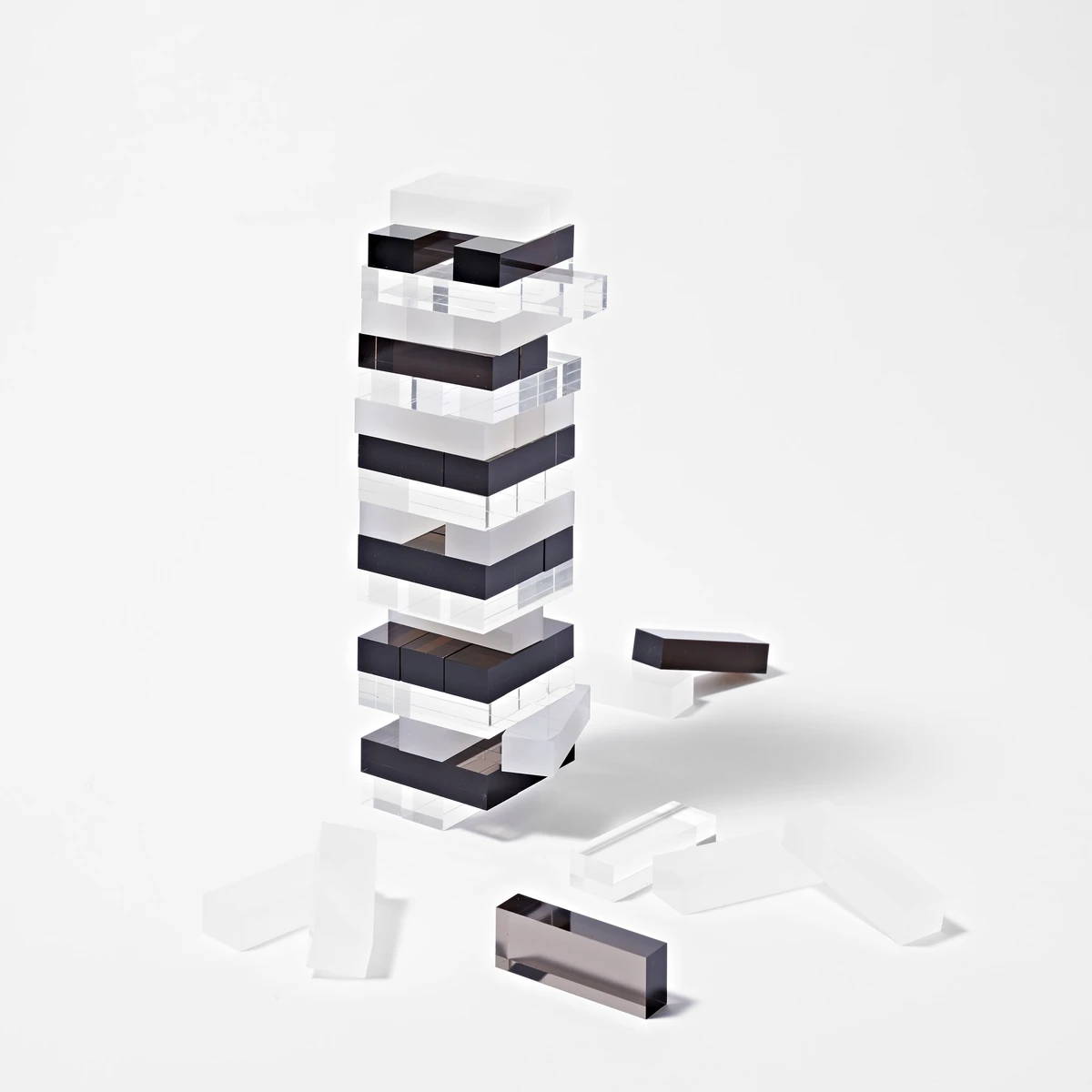 LUCITE: STYLISH GAMES FOR GROWN UPS - SUNNYLiFE EU