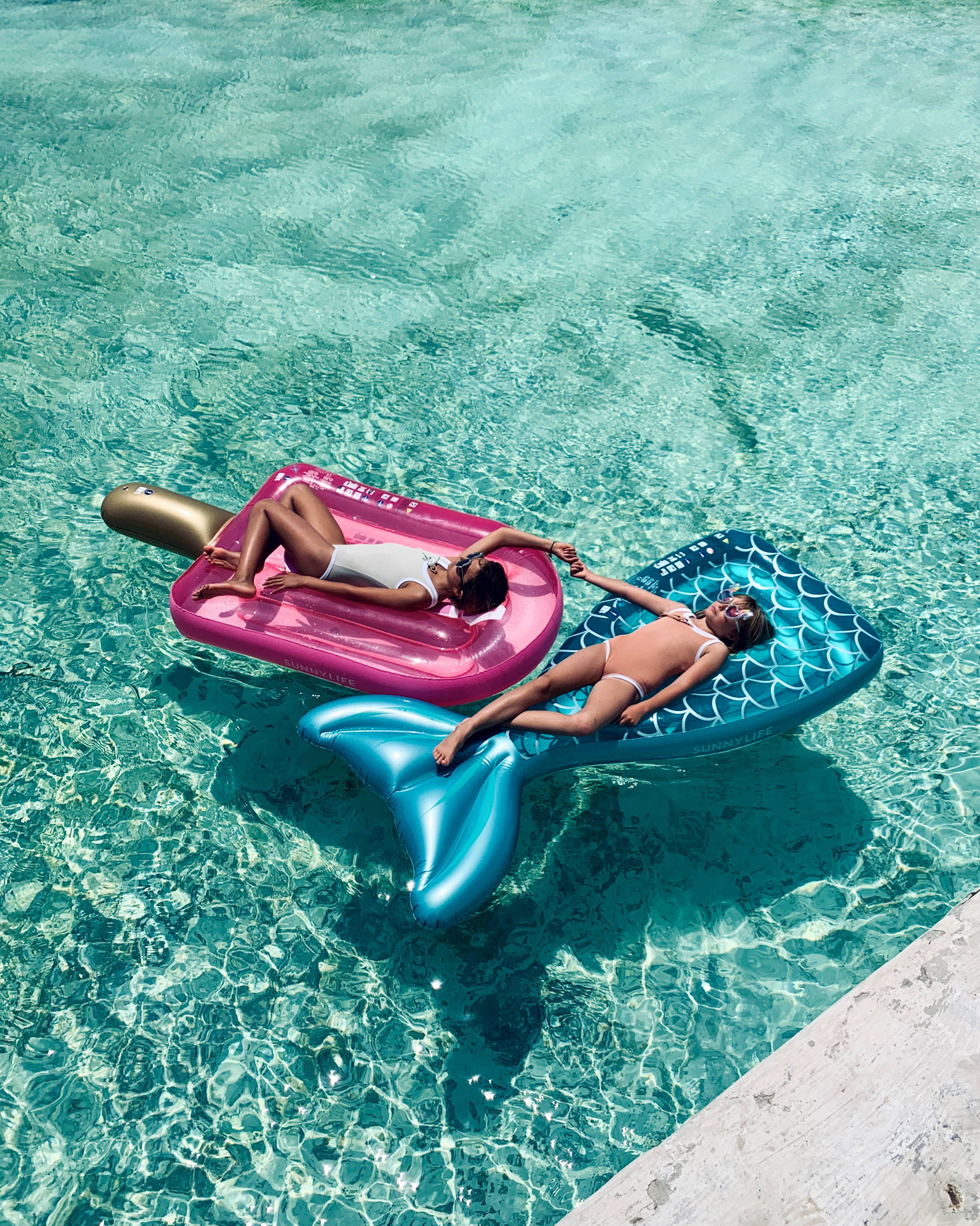 Float into summer - SUNNYLiFE EU