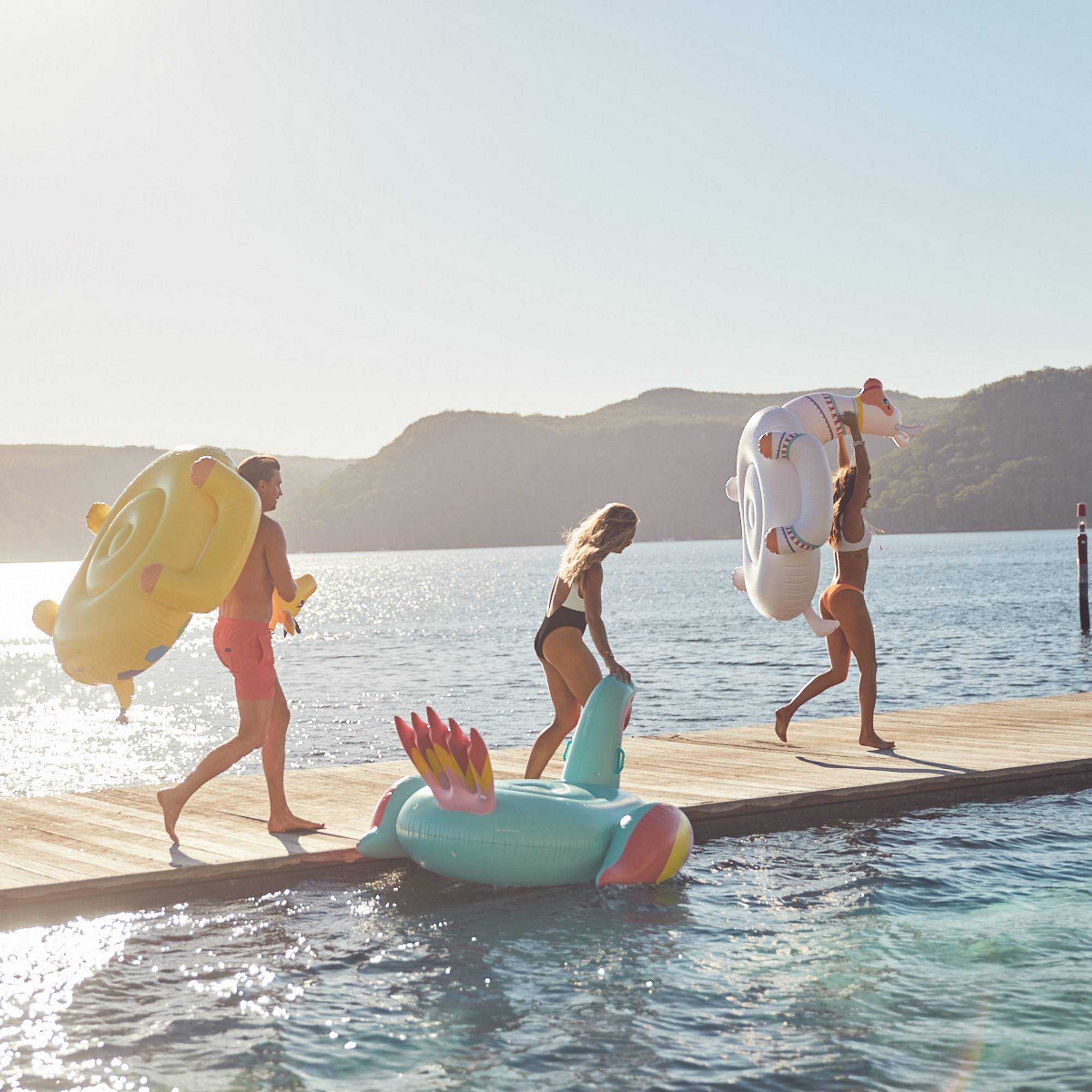 Meet Our Float Family - SUNNYLiFE EU