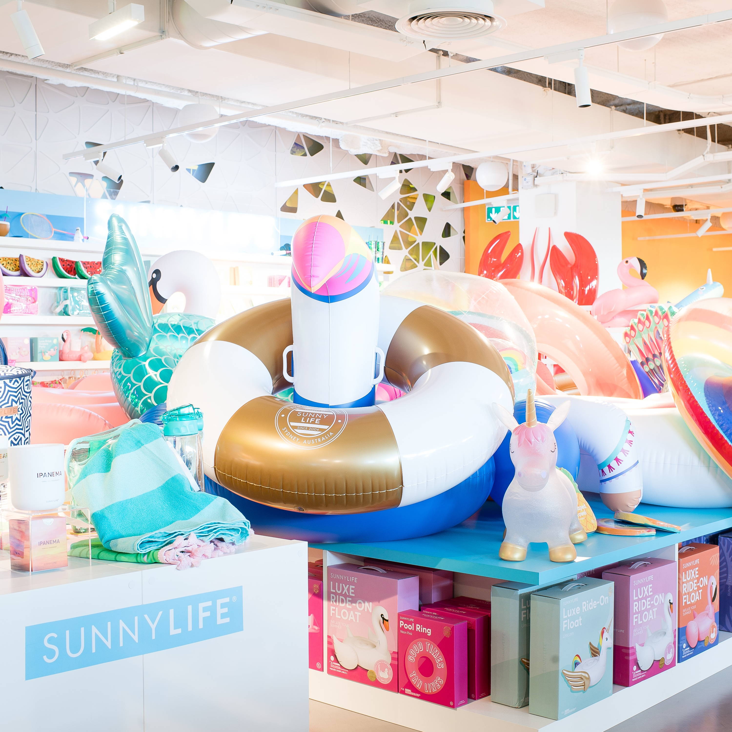 Popping Up In Le Printemps Hausmann, Paris - SUNNYLiFE EU