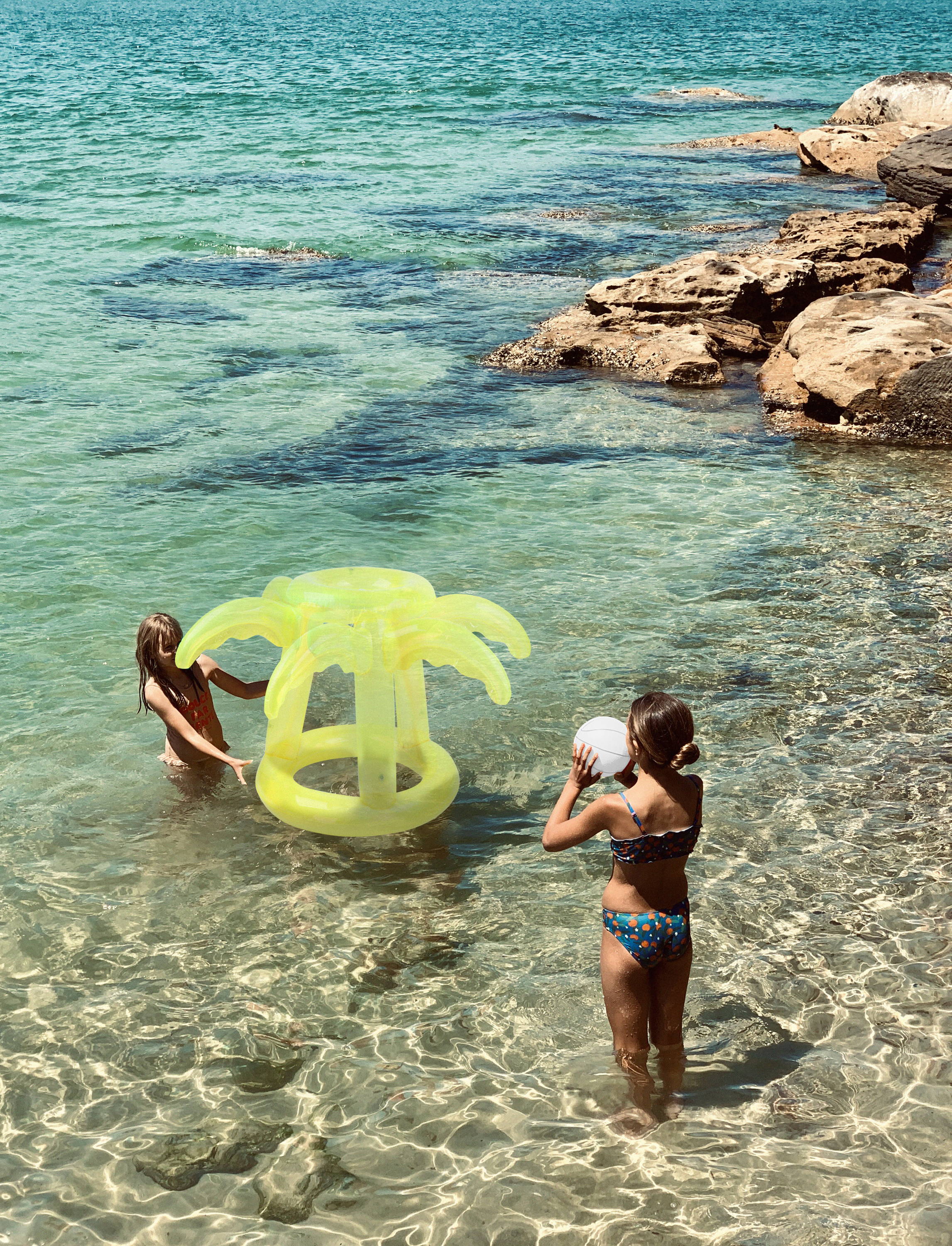 TOP 5 POOL PARTY GAMES - SUNNYLiFE EU