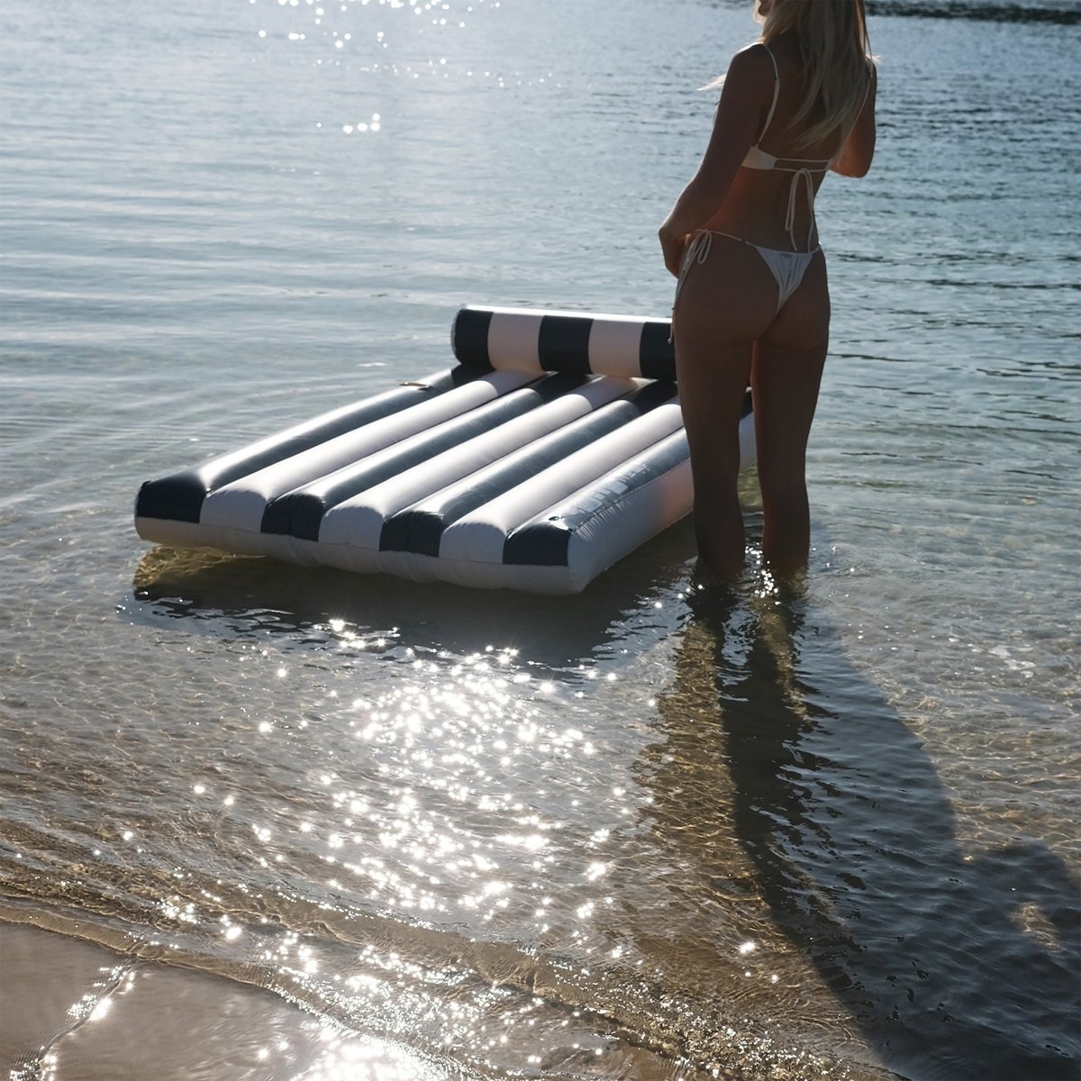 Luxe Lilo - Black - SUNNYLiFE EU