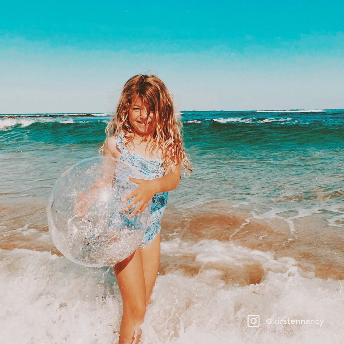 Inflatable Beach Ball - Glitter - SUNNYLiFE EU