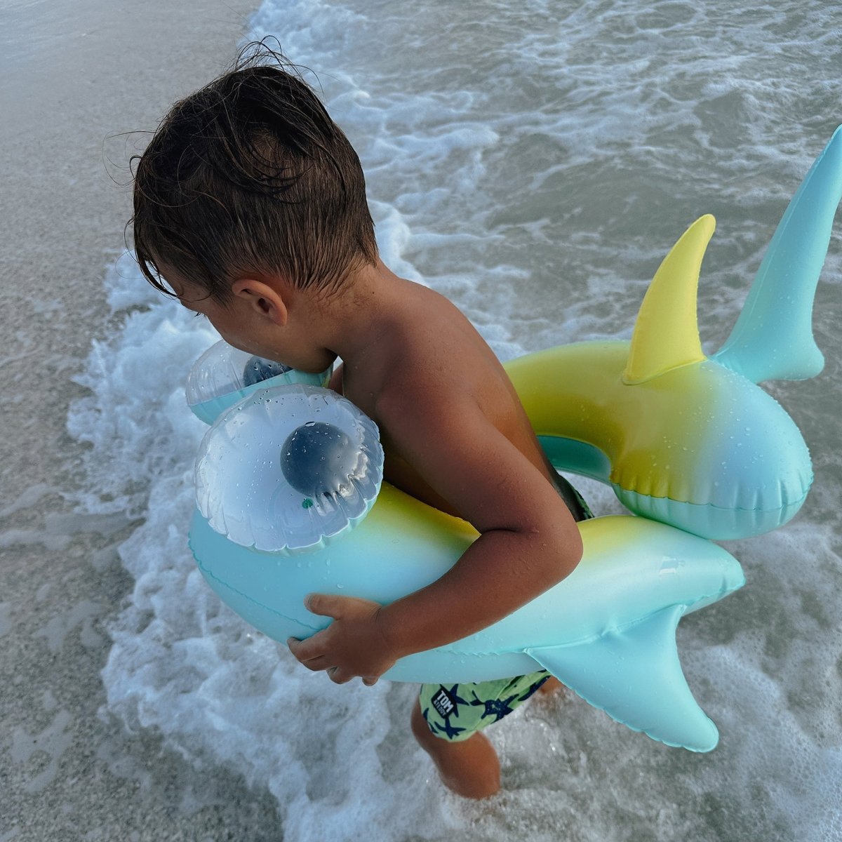 Kids Tube Pool Ring - Salty the Shark - SUNNYLiFE EU