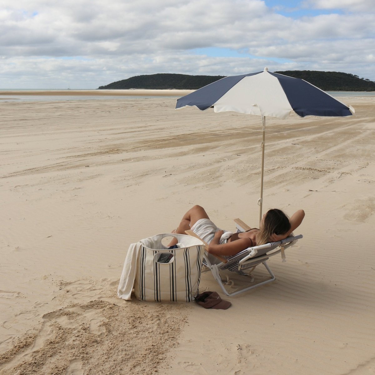 Compact Beach Umbrella - Marine - SUNNYLiFE EU