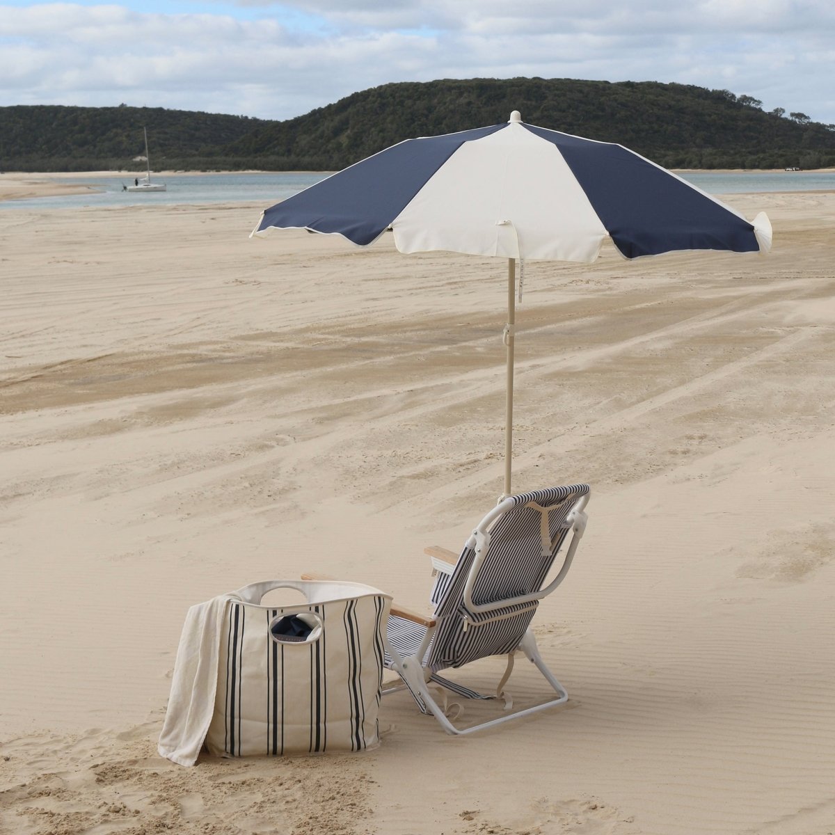 Compact Beach Umbrella - Marine - SUNNYLiFE EU