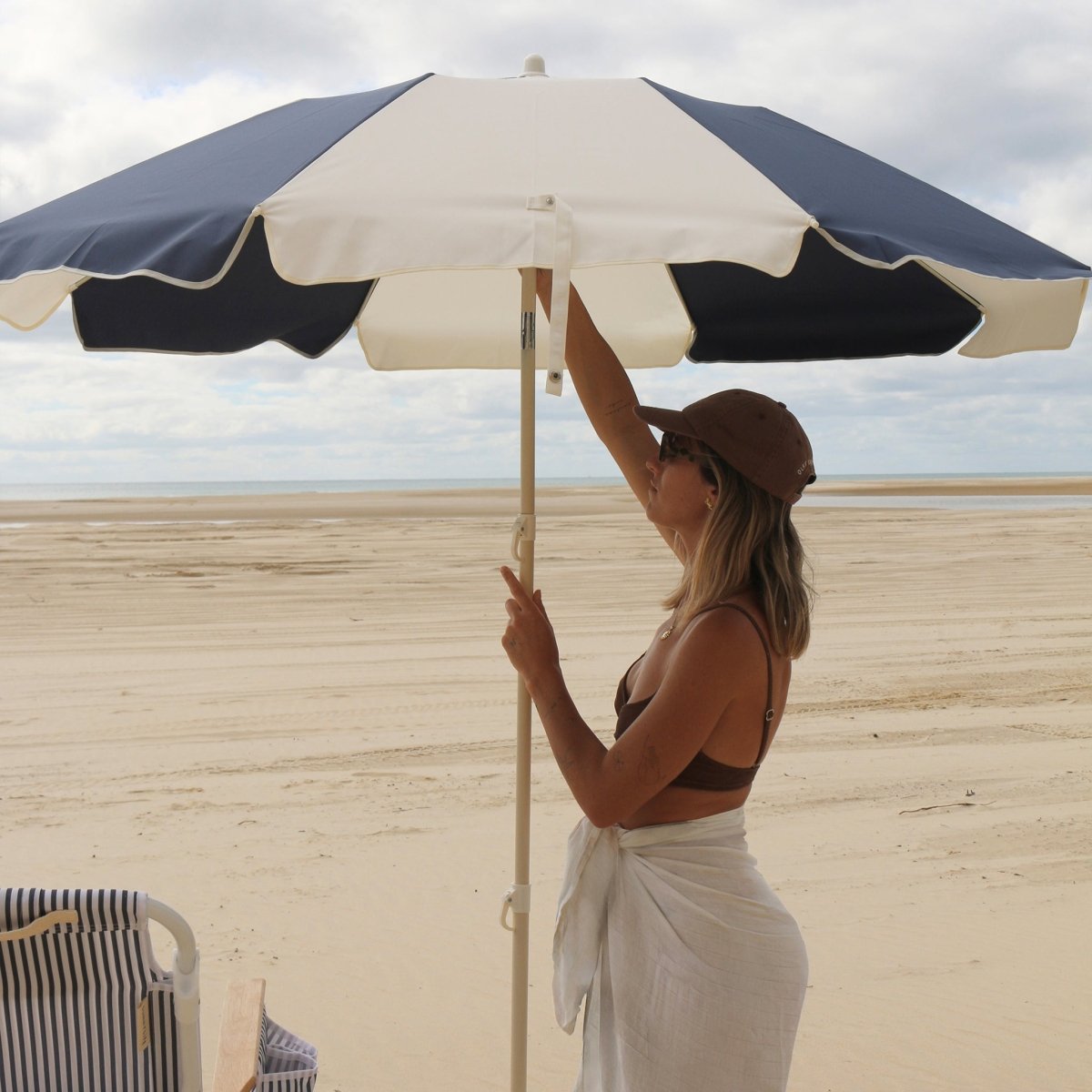 Compact Beach Umbrella - Marine - SUNNYLiFE EU