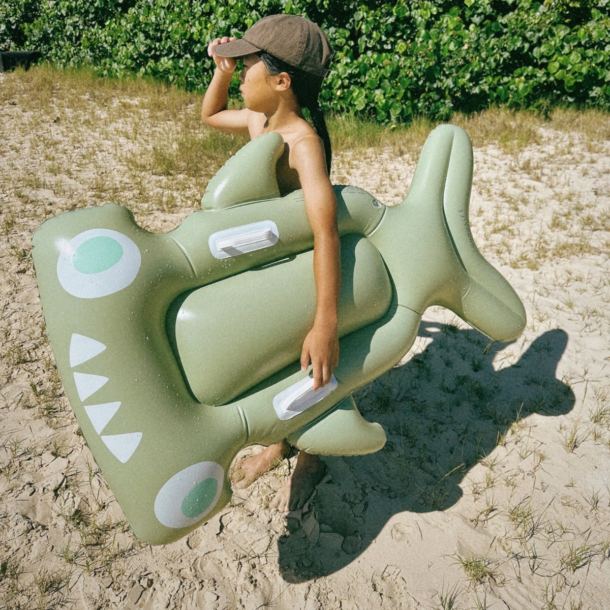 Kids Lie - On Float - Salty the Shark - SUNNYLiFE EU
