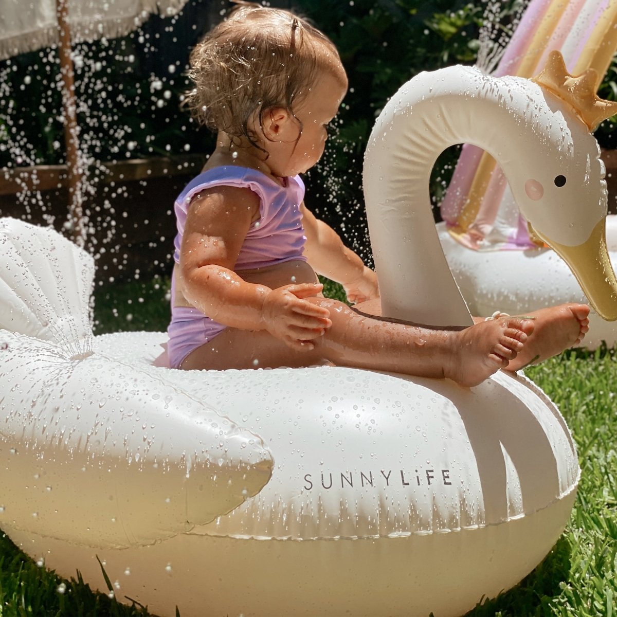 Inflatable Sprinkler - Princess Swan - SUNNYLiFE EU