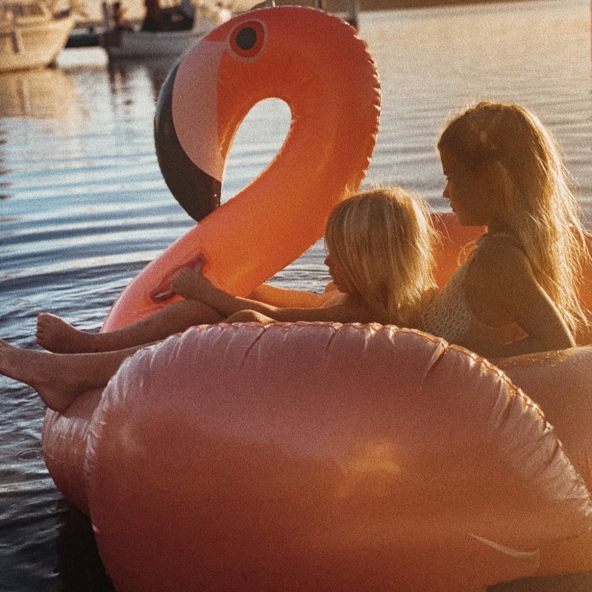 Luxe Flamingo Ride - On Float - SUNNYLiFE EU
