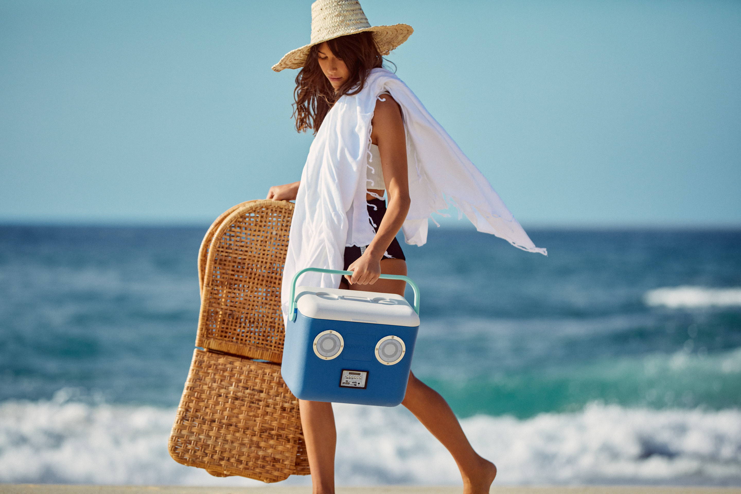 Summer with our Sunny Team - SUNNYLiFE EU