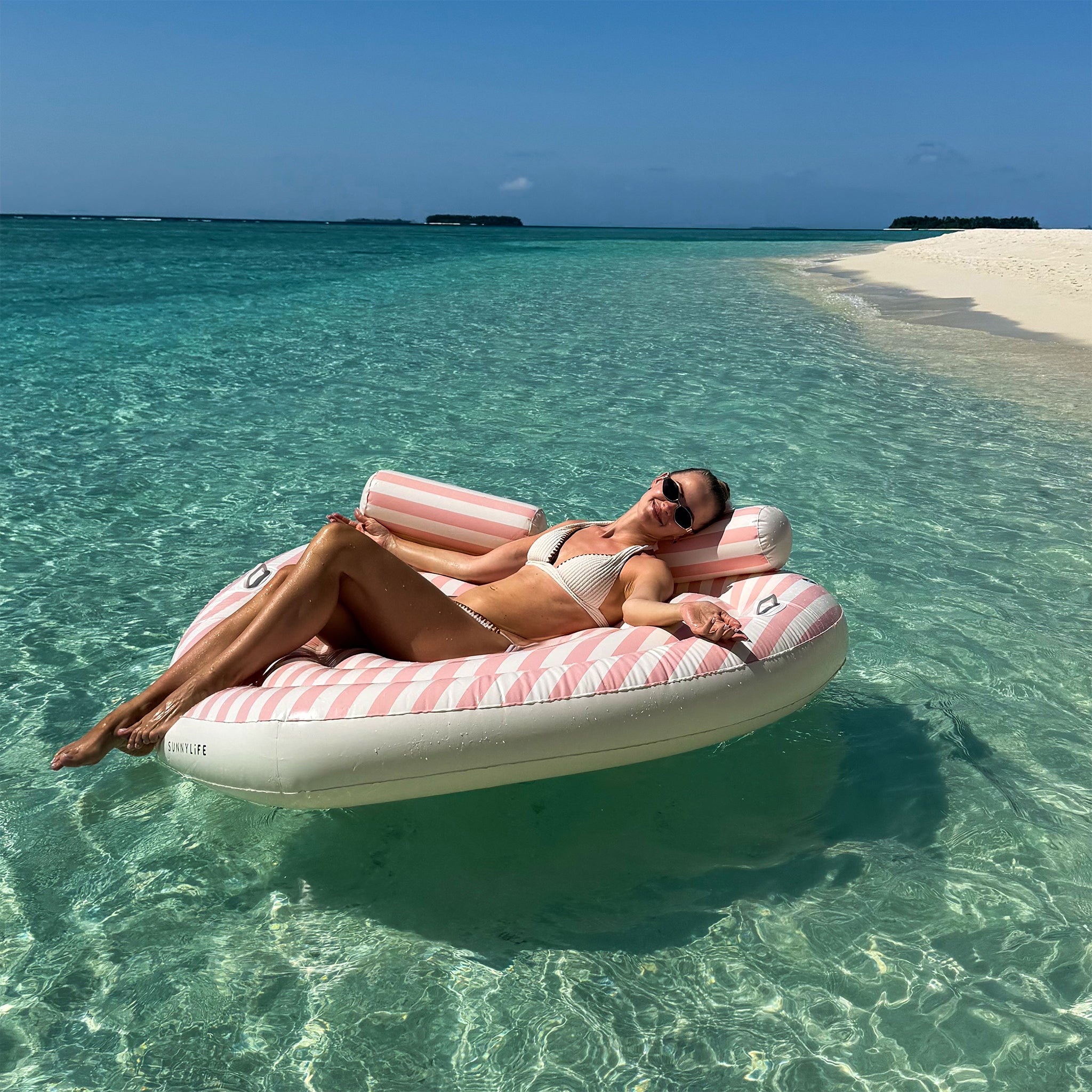 Twin Lie-On Float - Stole My Heart Pink