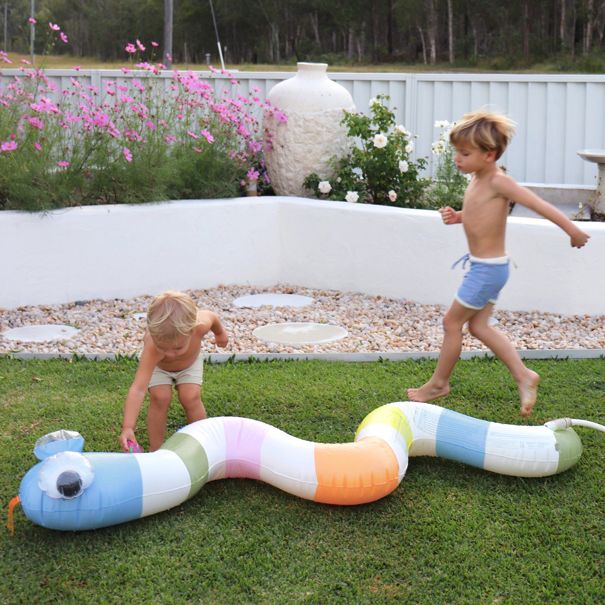 Inflatable Sprinkler - Into the Wild