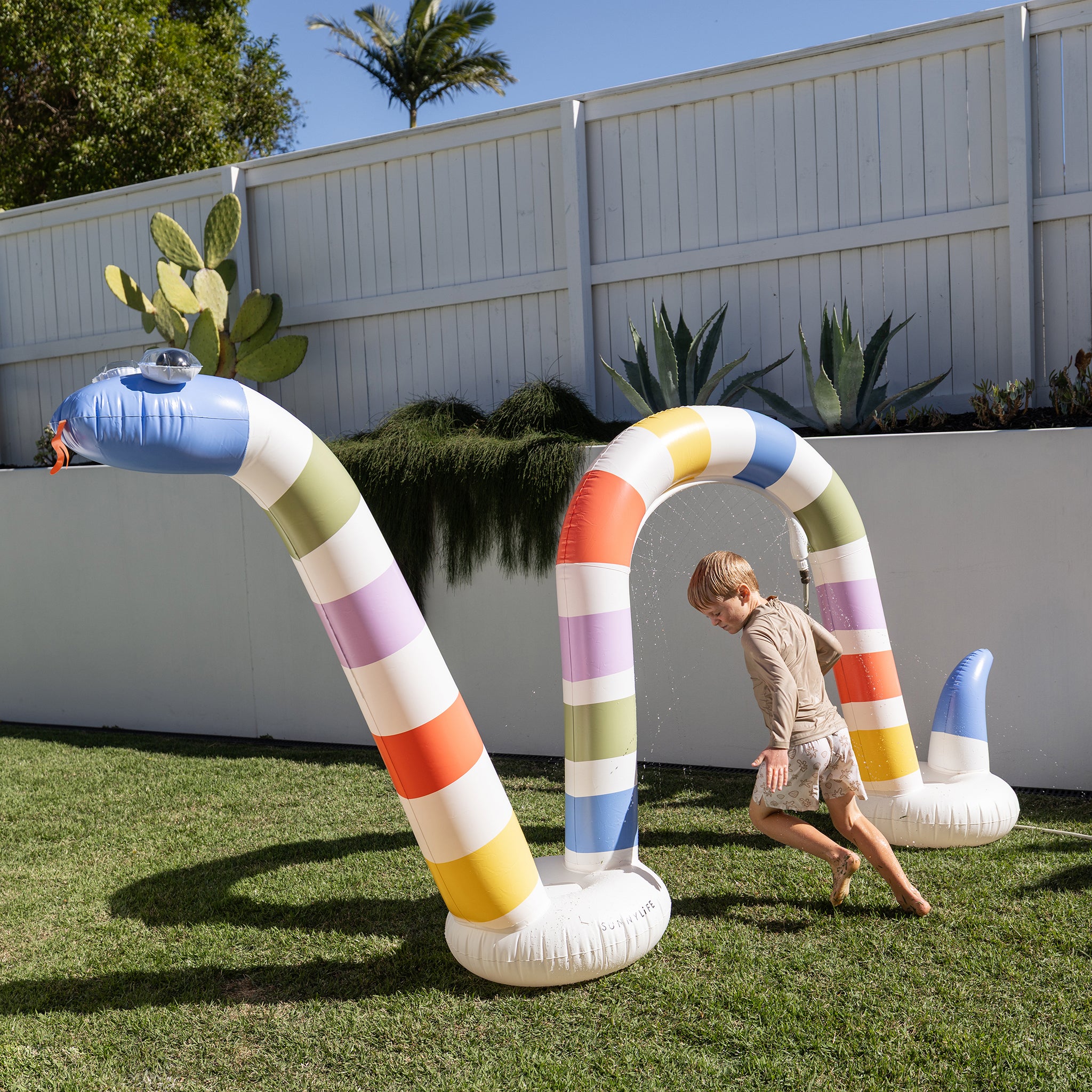 Inflatable Giant Sprinkler - Into the Wild