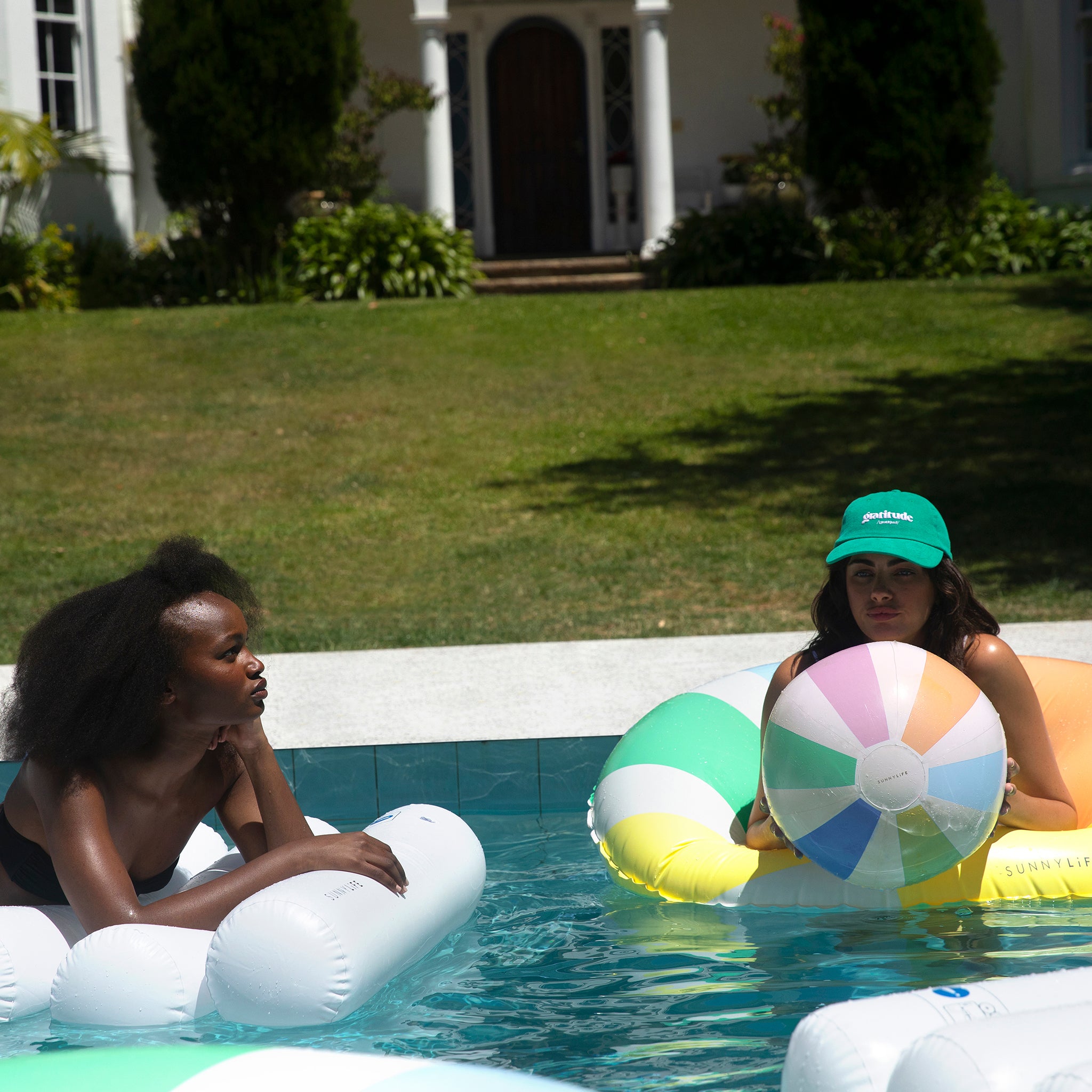 Aufblasbarer Wasserball | Pastell-Gelato am Pool