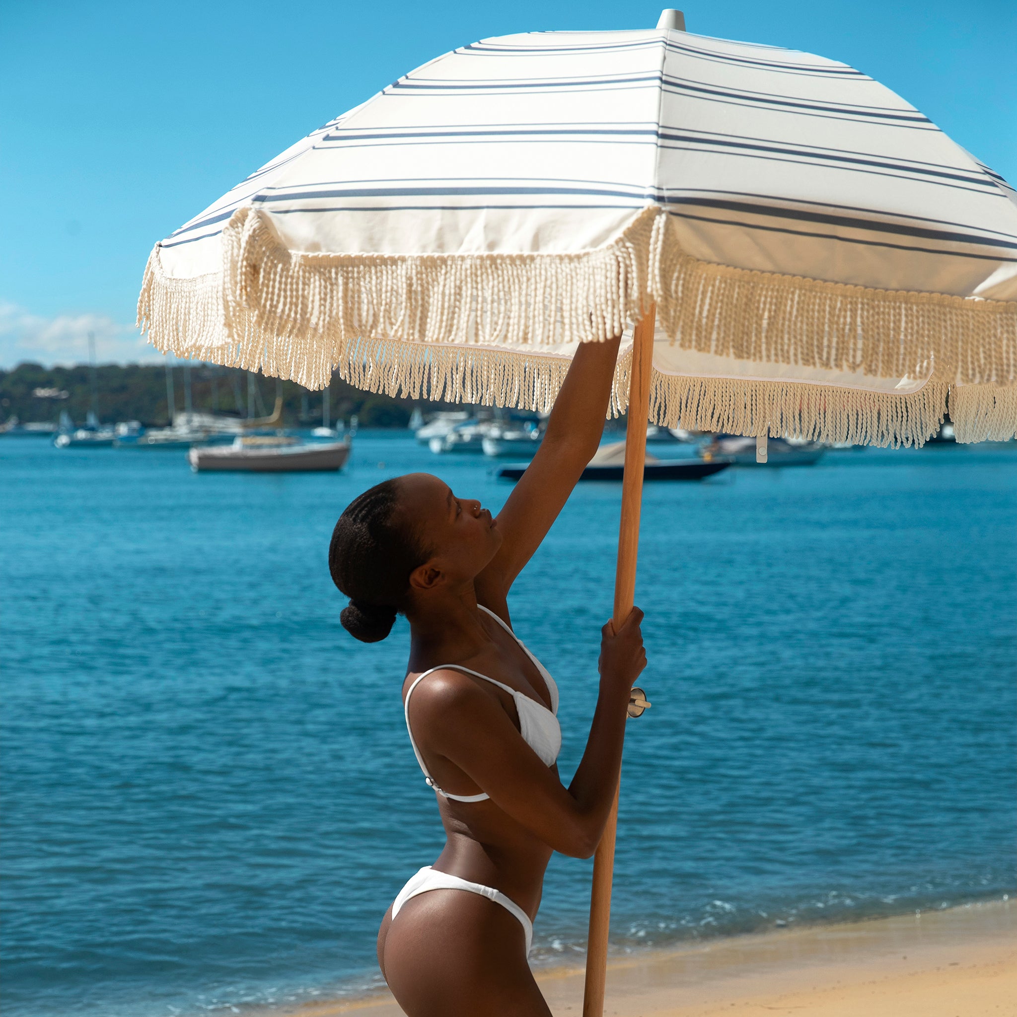 Luxuriöser Strandschirm | Das Resort Coastal Blue