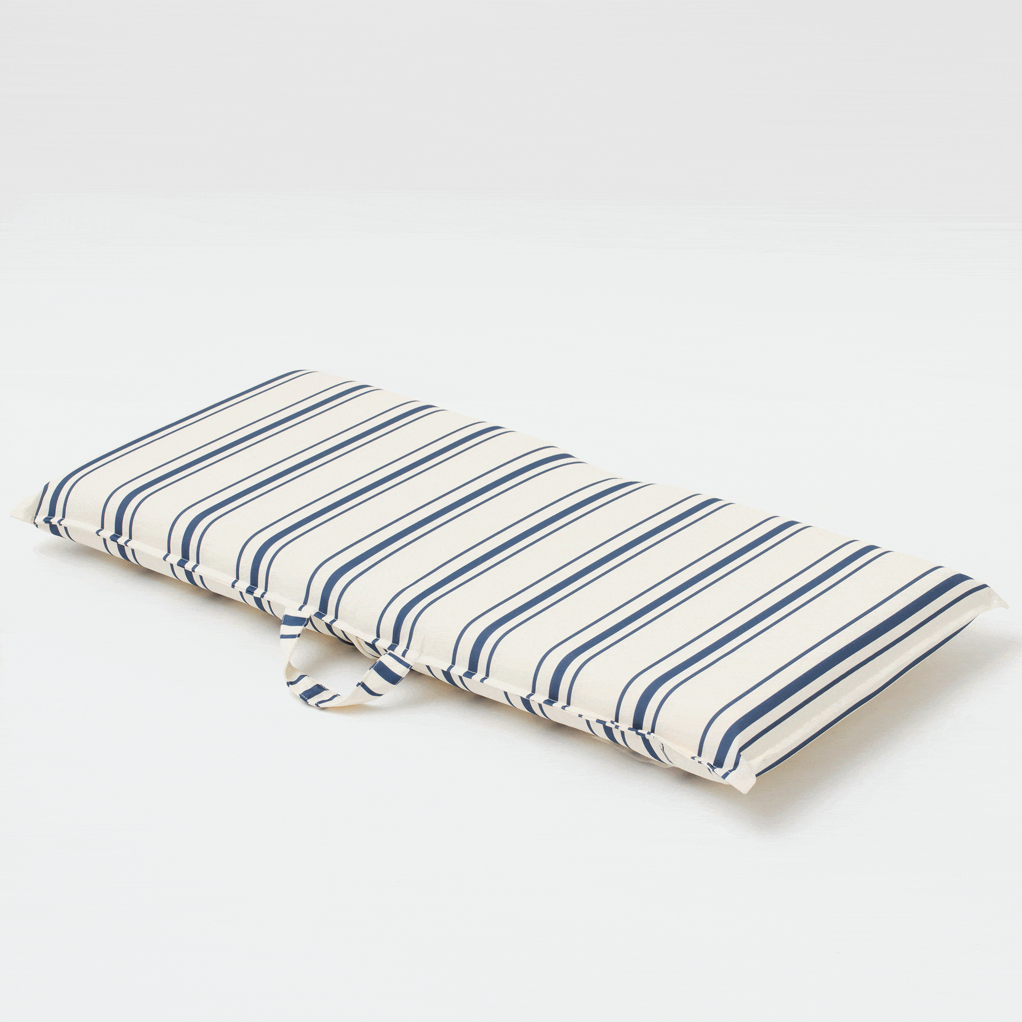 Lean Back Beach Chair The Resort Coastal Blue SUNNYLiFE SUNNYLiFE EU