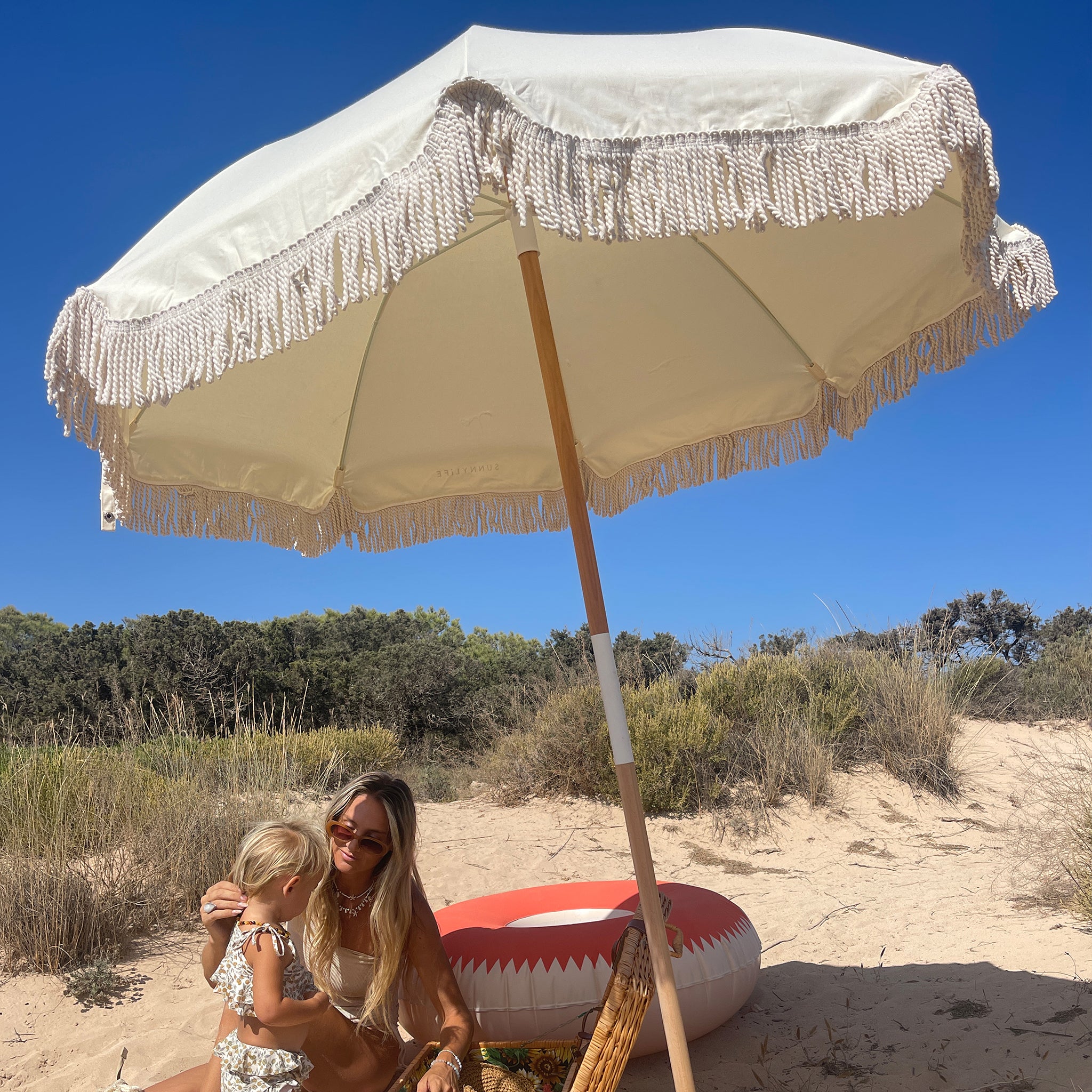 Luxuriöser Strandschirm | Sand