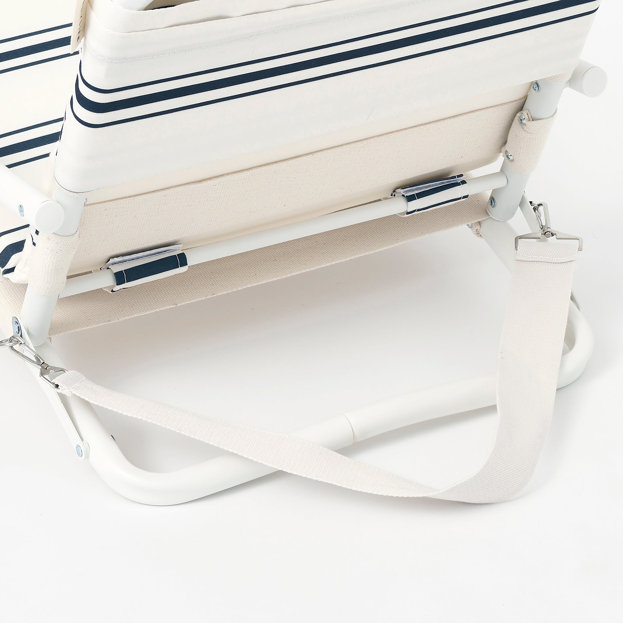SUNNYLiFE |Cushioned Beach Chair | Casa Fes