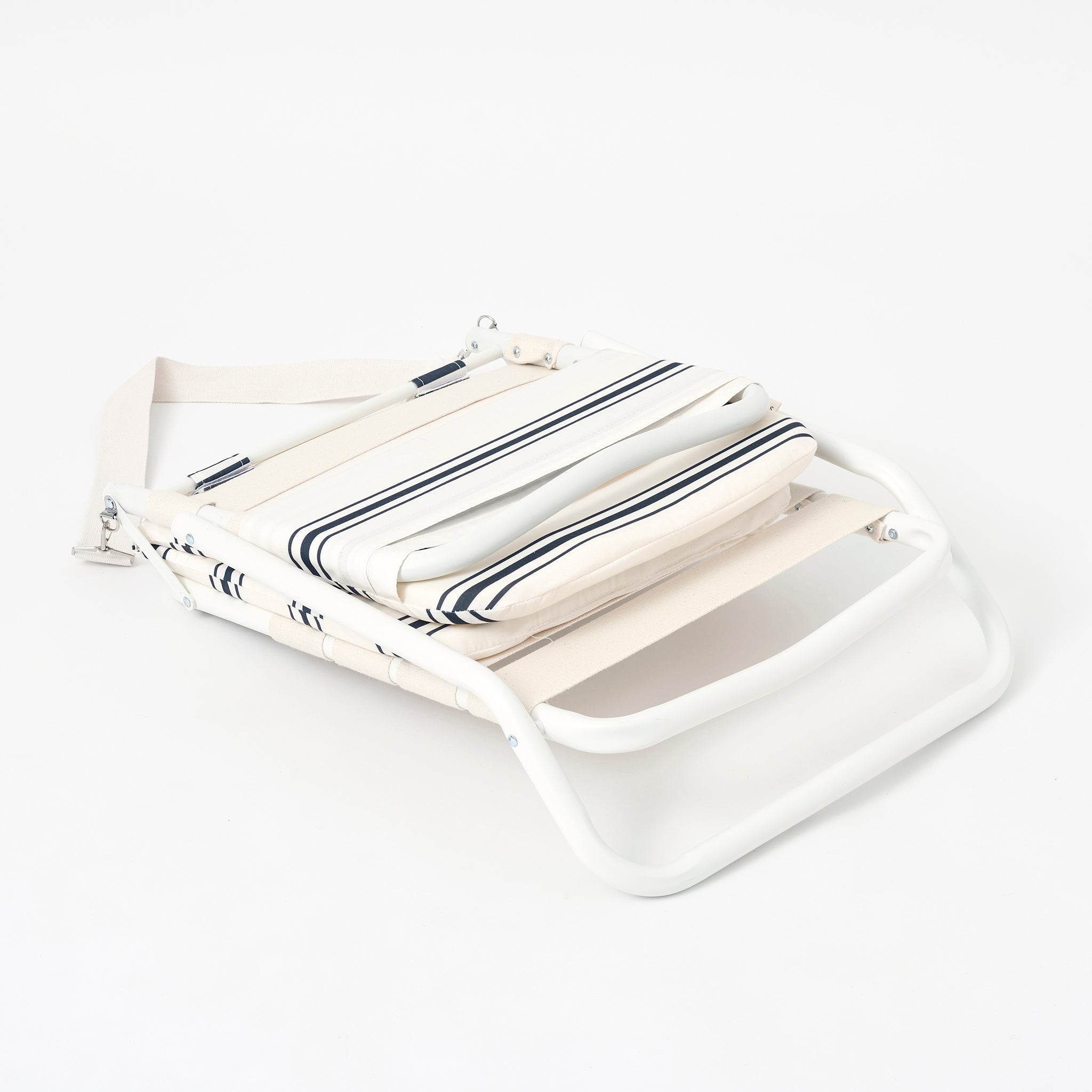 SUNNYLiFE |Cushioned Beach Chair | Casa Fes